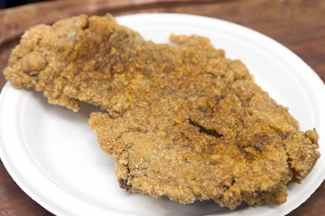 图为鸡排。（示意图/资料照/陈麒全摄）