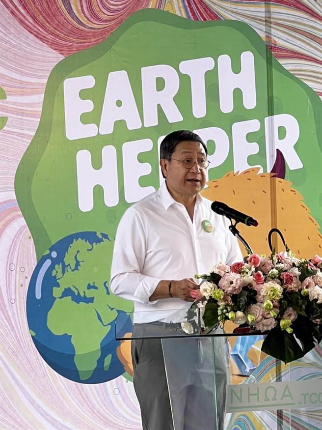 全台再度發生大停電，企業大老台泥董事長張安平今前往花蓮出席公開活動會後表示，停電發生產業當然會擔心，但他不評論是否缺電，建議應發展儲能，朝分散式電力去走。(圖／ 王玉樹攝)