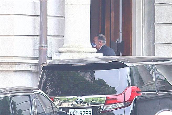 來台訪問的美國前國務卿蓬佩奧（如圖）3日收邀出席外交部長吳釗燮的午宴款待。（張鎧乙攝）