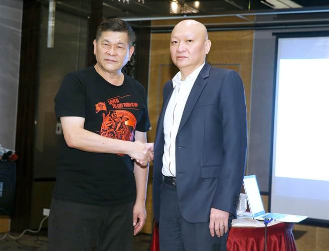 林秉文（林董）（右）今举行媒体餐叙。（图／中时资料照片）