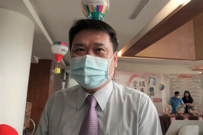 為期4個月的「2021愛購台東消費季」3日抽出最大獎，縣府祕書長盧協昌表示，總登錄發票達55.7萬張。（蔡旻妤攝）