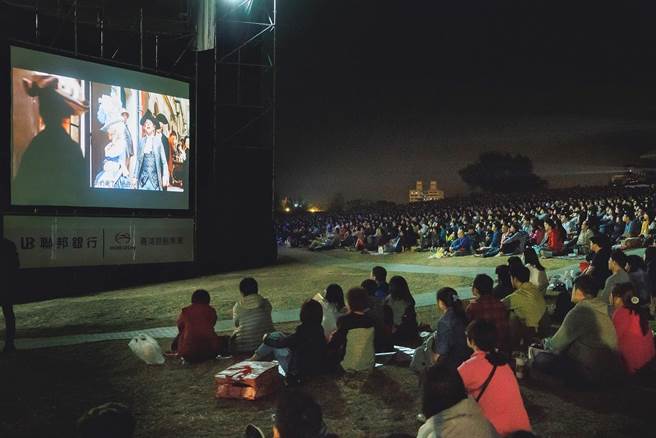 高雄春天艺术节草地音乐会。（文化局提供）
