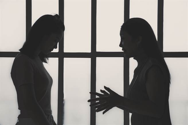 學測成績公布 家長當心：氣到心臟病發是真的。(示意圖/Shutterstock)