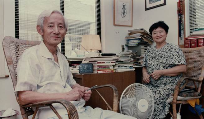 《愿未央》记录朱西宁、刘慕沙夫妻俩感情与文学生涯。（朱家提供）