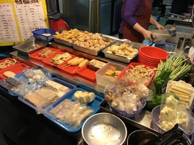 一名女網友認為，世界最不配的食物就是「炸物加梅粉」，引起兩派網友討論。（示意圖／本報系資料照）