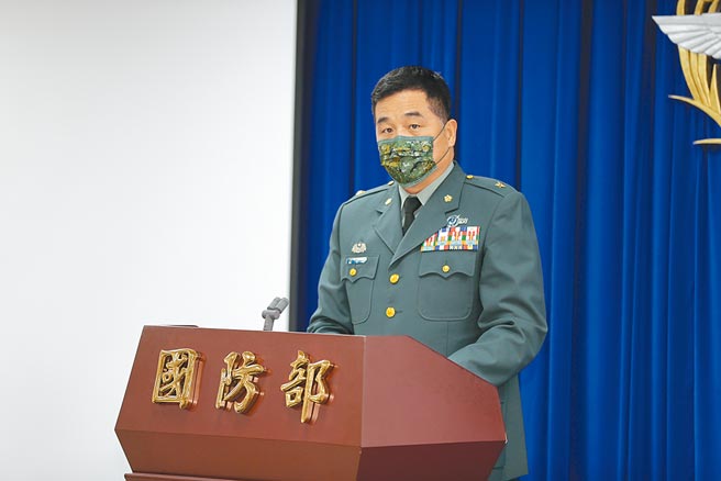 为期14天首梯教召人员5日将在桃园芦竹入营，国防部全民防卫动员署管理处长俞文镇少将2日说明相关事宜。（国防部提供）