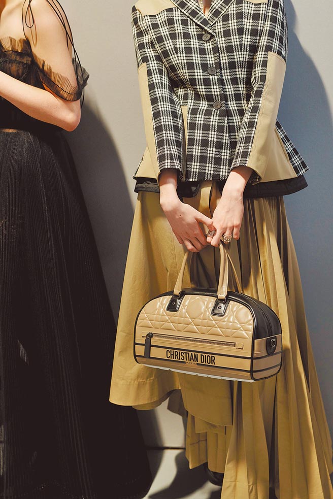 本季Dior Vibe推出不同面貌，以融入日常穿搭。（DIOR提供）