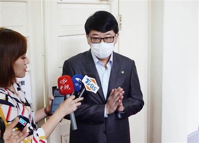 立委赵正宇今天特地提早抵达北院出庭。(本报资料照)