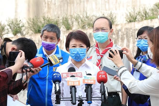 针对昨天全台大停电，台中市长卢秀燕向中央喊话，建议重新思考能源政策。(林欣仪摄)