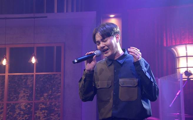 許富凱上《那些年。那些歌》唱出對外婆的思念。（年代提供）