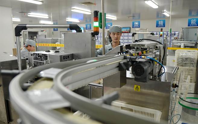 香港新冠疫情仍未受控，「连花清瘟胶囊」近期在当地掀起抢购潮。（新华社）