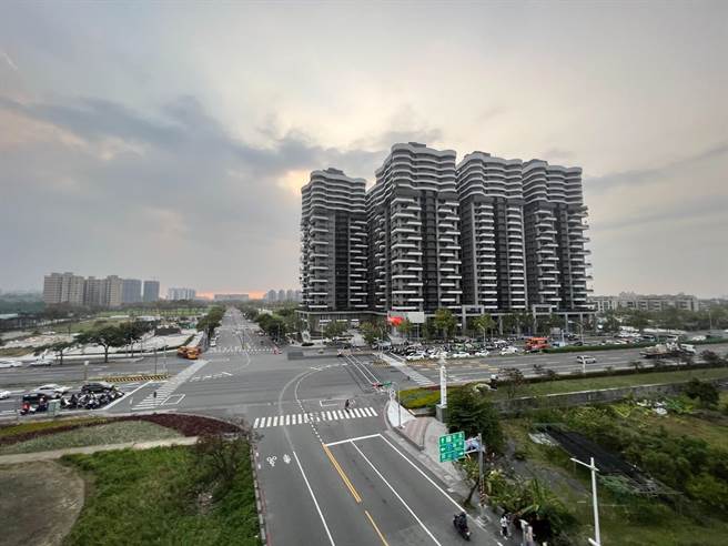 以往蛋白区的桥头，建案开价已直攻3字头。(记者张雅云摄)