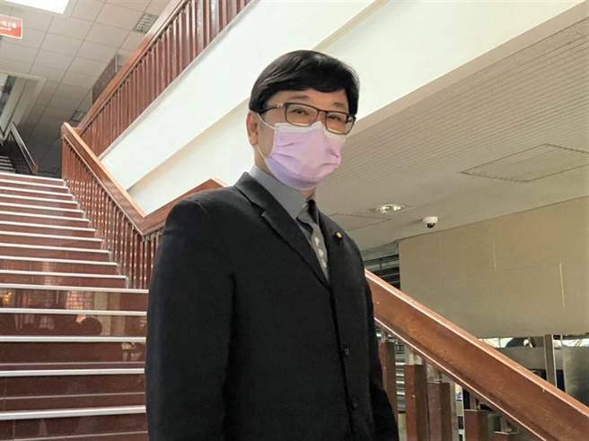 立委趙正宇在法庭中反控檢調辦案押人取供。(吳佩蓉攝)