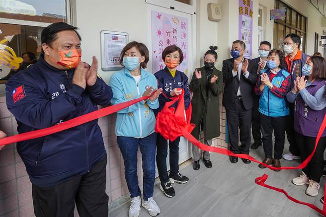 新竹县第3所社区公共托育家园在竹东国小揭牌，竹东国小也成为新竹县第一所0至12岁优质教学兼顾安心托育的小学。（罗浚滨摄） 