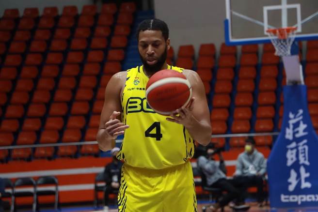 从SBL九太的KR象王变成T1联盟猎鹰的鹰皇，他的身手能否突飞猛进？(台南猎鹰提供)