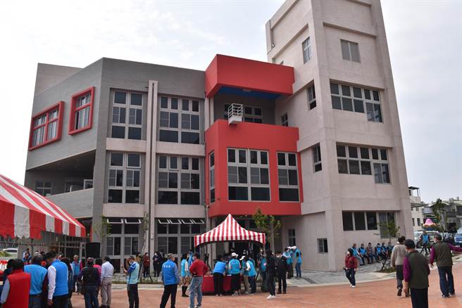 苗栗市文山、文聖2里聯合活動中心4日啟用。（謝明俊攝）