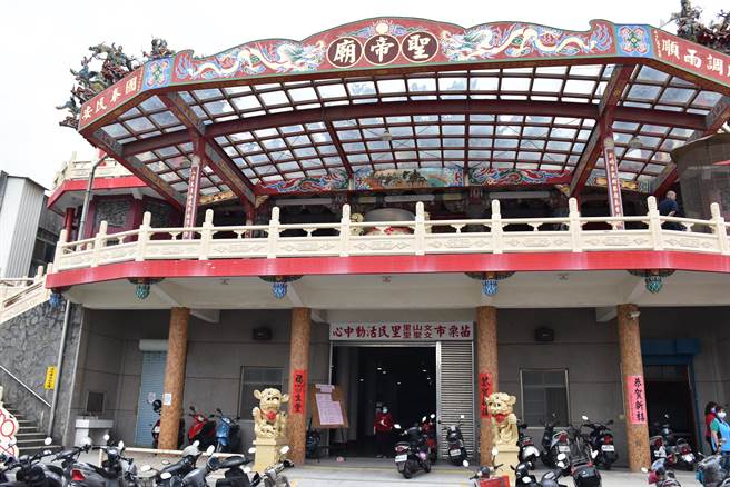 苗栗市文山、文聖2里多年來一起共用西山聖帝廟活動中心。（謝明俊攝）