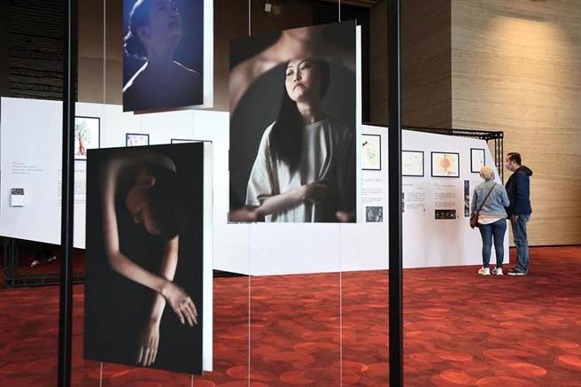 （南山人壽號召大眾「織」持癌友，舉辦《生命之織》攝影展，鼓勵癌友正向面對生命的陽光。圖／南山人壽提供）
