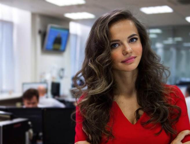 俄国正妹发言人萝西雅娜（Rossiyana Markovskaya）。(图/ 摘自Rossiyana Markovskaya脸书)