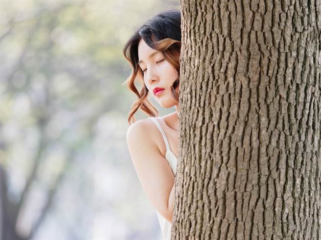 羊座、射手座、水瓶座的女人叛逆又難搞，但是桃花運卻非常旺。（示意圖／shutterstock）