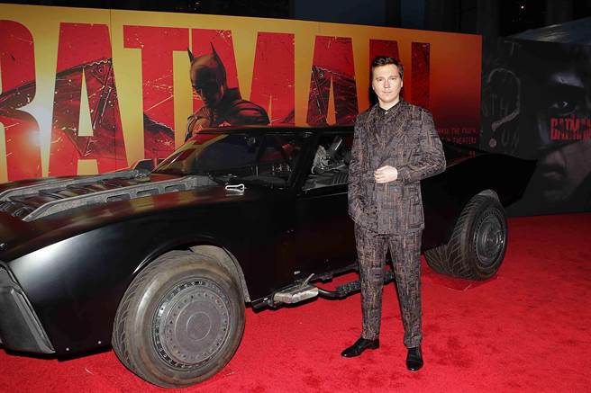 保罗迪诺在《蝙蝠侠》饰演大反派「谜语人」。（华纳兄弟提供）