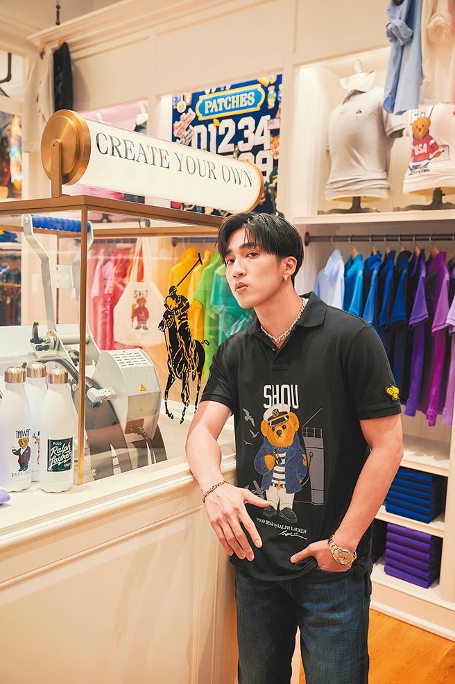 婁峻碩穿上客製化Polo衫出席活動。（Polo提供）