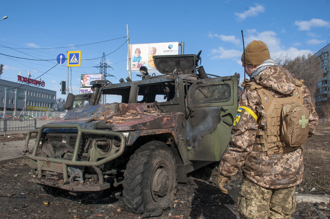 與俄羅斯拚命 烏克蘭防長：逾6萬男性公民回國從軍