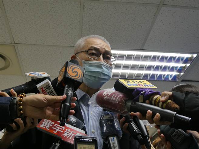 前副總統吳敦義上午到台北市黨部投票。（趙婉淳攝）