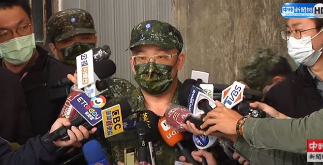 此次「最高阶」的教召员为副营长陈明中少校。(取自中时新闻网直播)