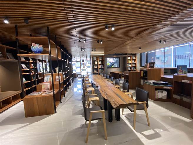 晨露文化艺术基金会提供社福、公益等团体租借使用，回馈邻里。（卢金足摄）