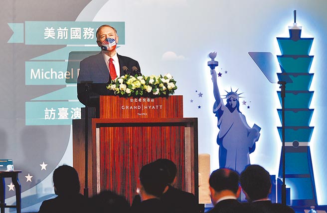 受邀來台訪問的前美國國務卿龐培歐4日發表專題演講，並表示台灣人民值得世界尊重其做為一個自由、民主的主權國家。圖／顏謙隆