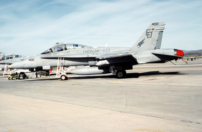 美國海軍陸戰隊533戰鬥攻擊的F/A-18D大黃蜂戰機。(圖/ US Marine Corps)