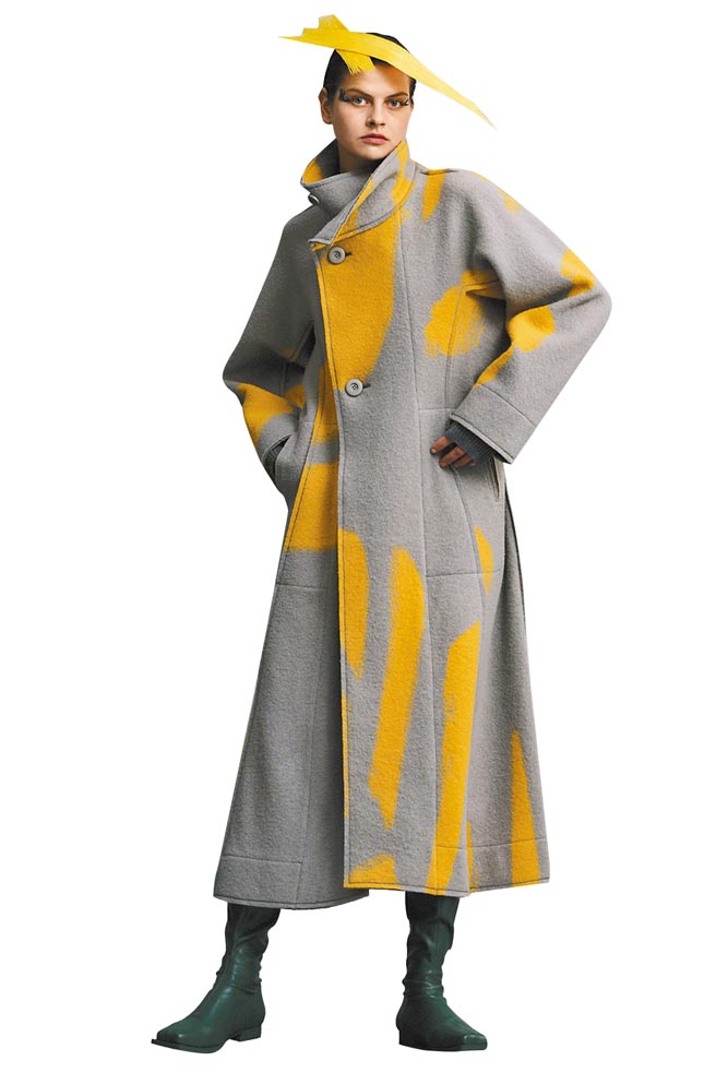 三宅一生以對比色調勾勒大自然之美。（Issey Miyake提供）