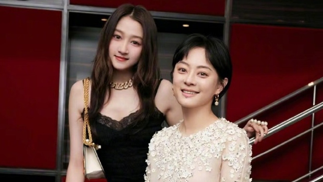 孙俪在微博上晒出与关晓彤的合影。（图／微博@turbosun）