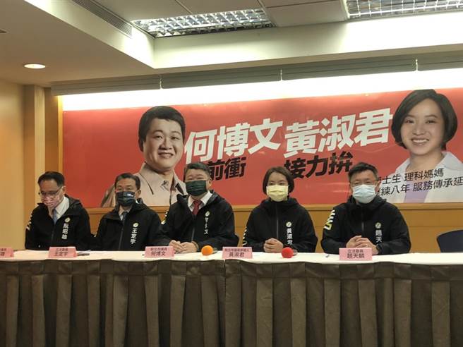 新北市議員何博文今召開記者會宣布放棄連任。（楊亞璇攝）