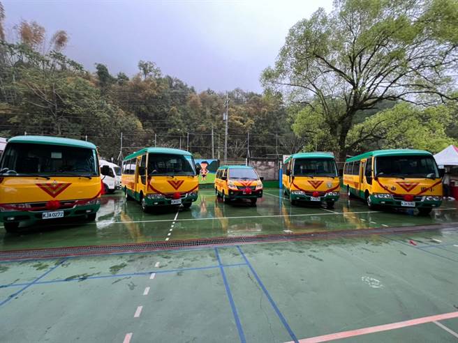 台中市和平区梨山国中小等五校交通车启用典礼今天举行。（台中市教育局提供）