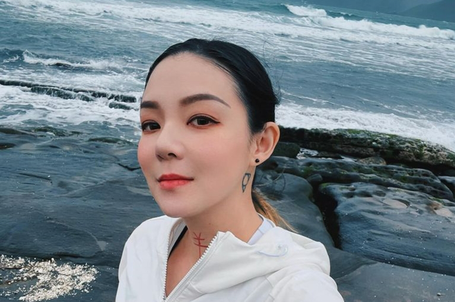 欧阳靖独立扶养小孩常在社群分享育儿心情。（图/欧阳靖FB）