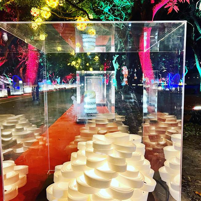 观光局建议指挥中心依「旅客目的」及「旅客来源」分阶段逐步开放边境。图为台湾灯会(观光局提供)