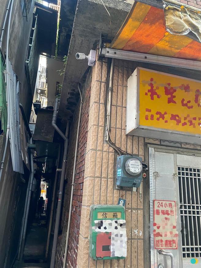 61岁谢男近期连续在三峡、莺歌区犯下窃盗案，他从防火巷攀爬至民宅，被屋主发现后又紧急从5楼阳台一跃而下，行径宛如蜘蛛人。（蔡雯如翻摄）