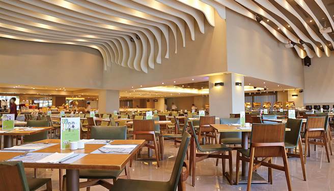 乐满地自助百匯早餐，用餐空间相当舒适。（业者提供）