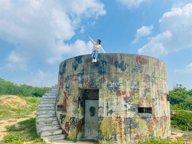 坐落于金门金湖镇夏兴海边，近年爆红的秘境级景点「天空之城」。（读者提供）
