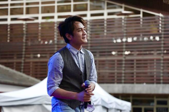 羅文裕領軍的「客家小吵」音樂節日前登場。（大賞門文創提供）