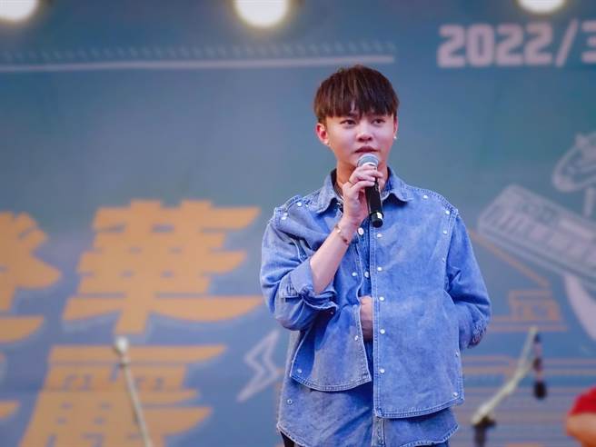 許富凱參與「客家小吵」音樂節演出。（大賞門文創提供）