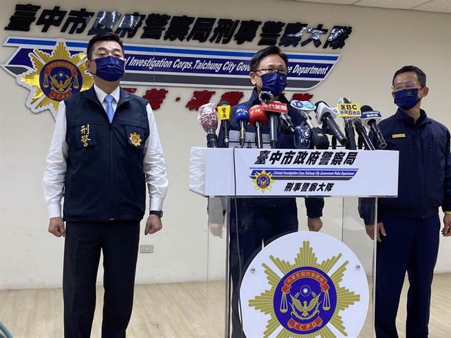 警方7日招开记者会表示，43岁郑姓嫌疑人，是起火大楼的租客，疑与房东口角酿祸。（张妍溱摄）