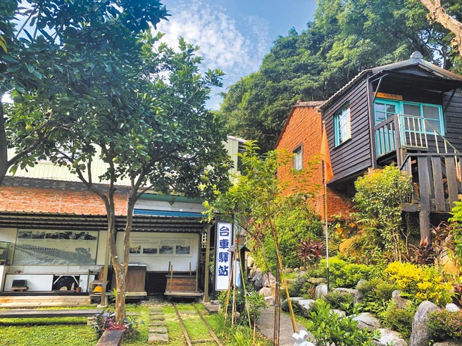 王安成从无到有成立煤矿文史工作室。（王扬杰摄）