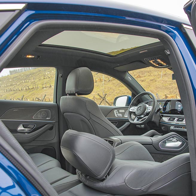 座艙寬敞舒適，前座乘客幾乎可以躺平。（陳大任攝）