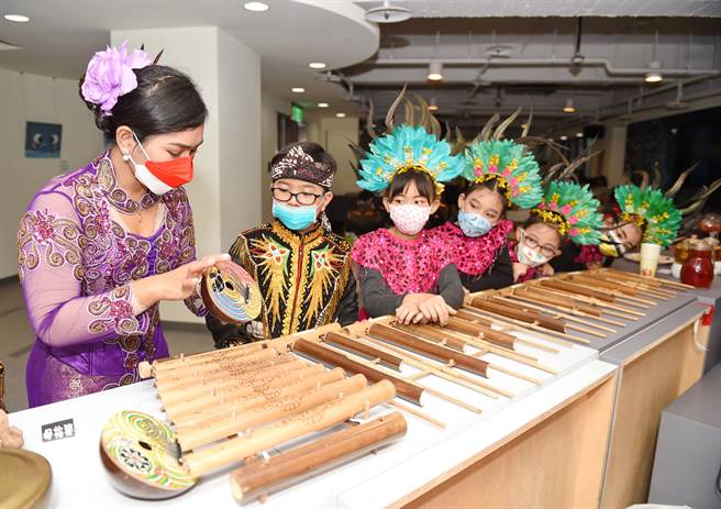 静宜大学长期重视新住民子女的发展教育及学习成效，并办理新二代到东南亚实习及臺企实习等活动。（陈世宗摄）