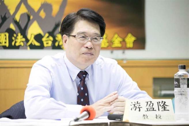 台湾民意基金会董事长游盈隆。（图／取自游盈隆脸书）