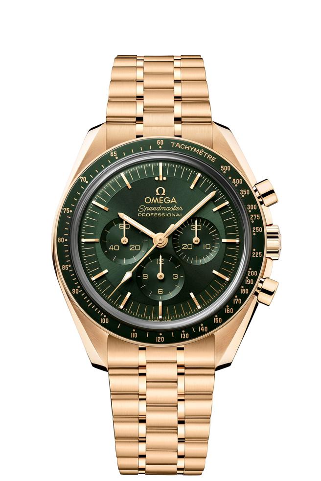 歐米茄經典超霸Speedmaster登月表機芯全面升級，厚度纖薄，且融入綠面PVD表盤的流行元素。（OMEGA提供）