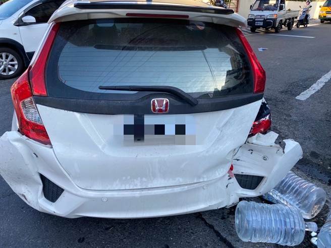 台東肇事逃逸一路到逃到屏東，最後在內埔鄉遭逮，過程中波及5車挨撞。（警方提供／謝佳潾屏東傳真）